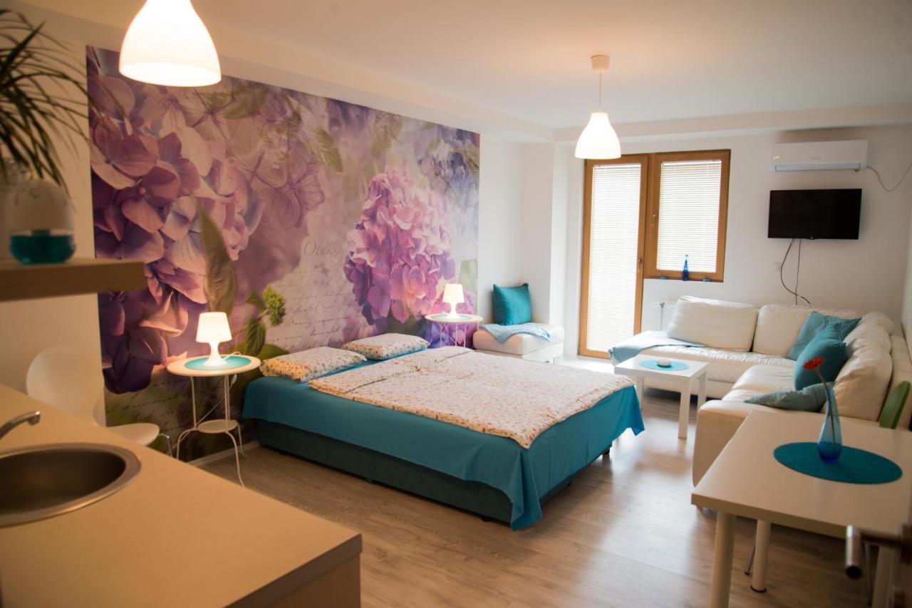 Blue Apartman Ni Exterior foto